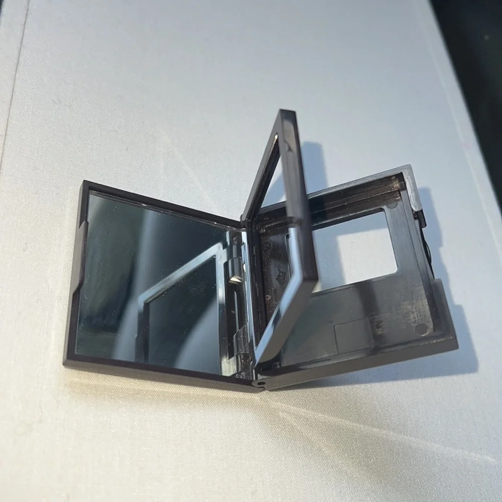 Laura Mercier Refillable Compact Square 1 7/8